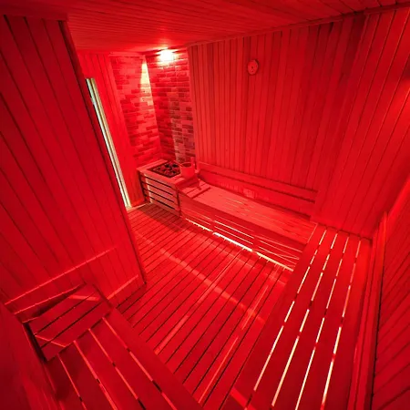 Ayatoure Hotel 4*