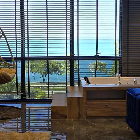 Hotel Ayatoure