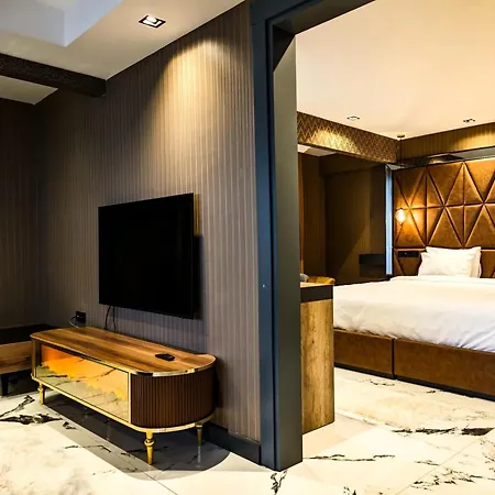 Ayatoure Hotel 4*